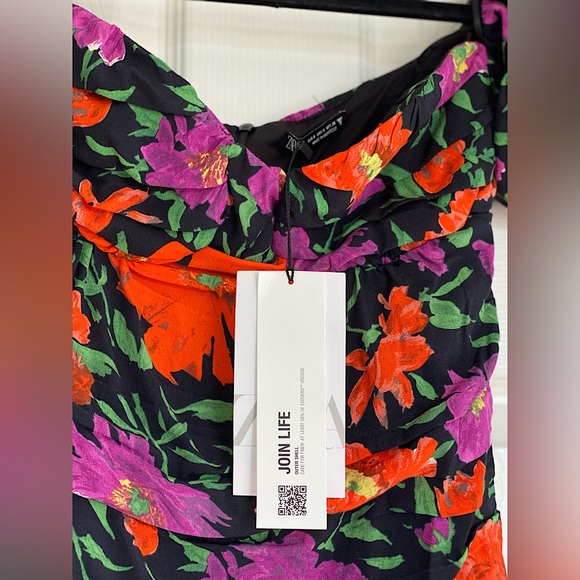 Zara dress - Picture 4 of 5